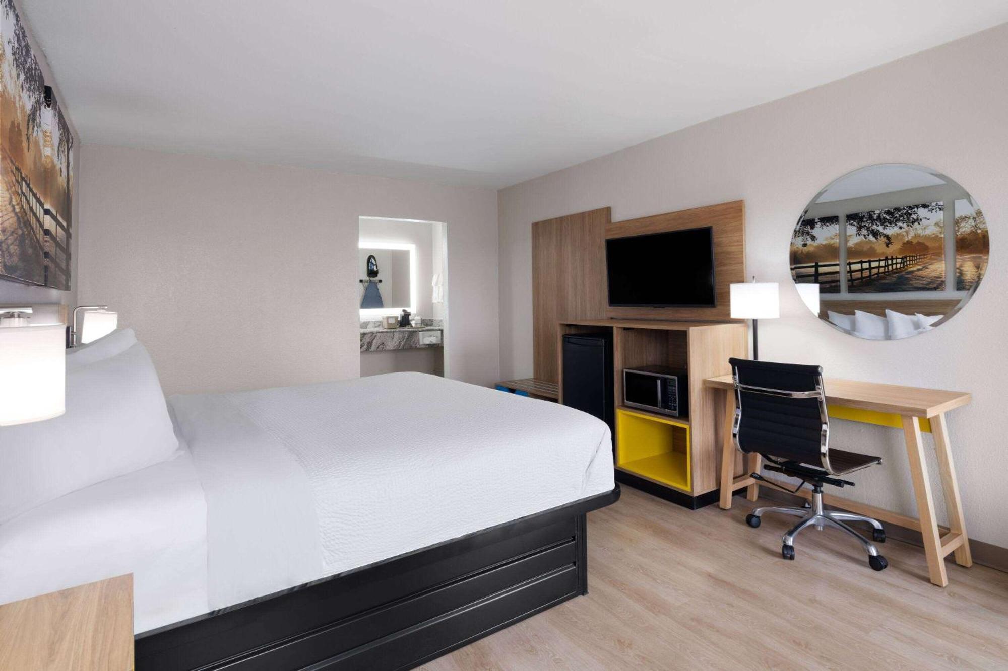 Days-Inn By Wyndham Montgomery I-85 Ngoại thất bức ảnh